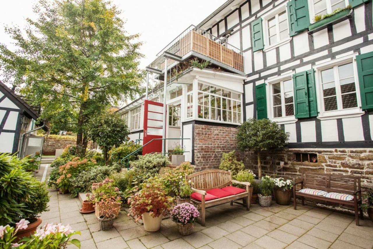 Ferienhaus im Fachwerkhof 'Haus in Bewegung' Seelscheid Exterior foto