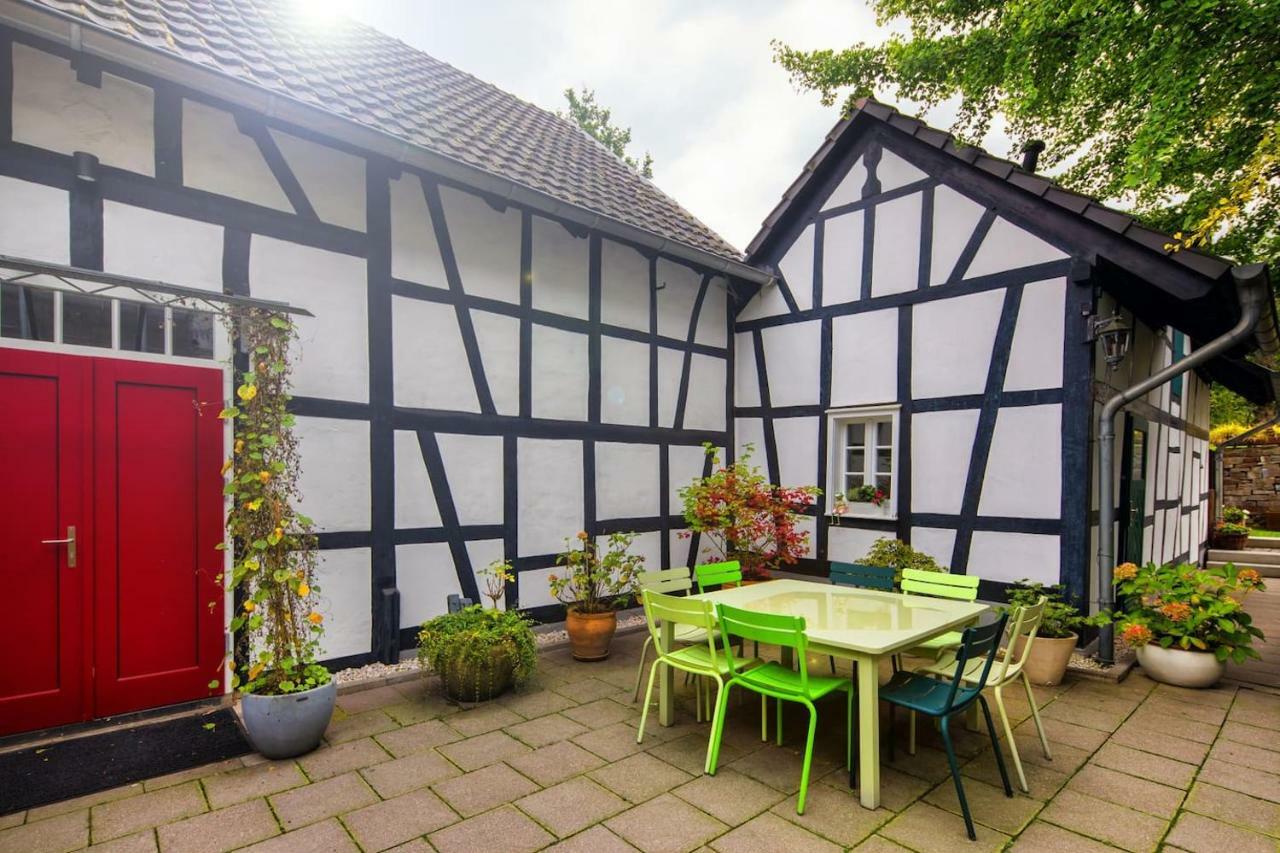 Ferienhaus im Fachwerkhof 'Haus in Bewegung' Seelscheid Exterior foto
